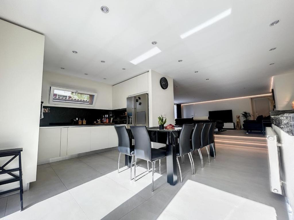 Appartement Moderne Avec Terrasse Et Piscine A Chatel Sur Bex Екстер'єр фото